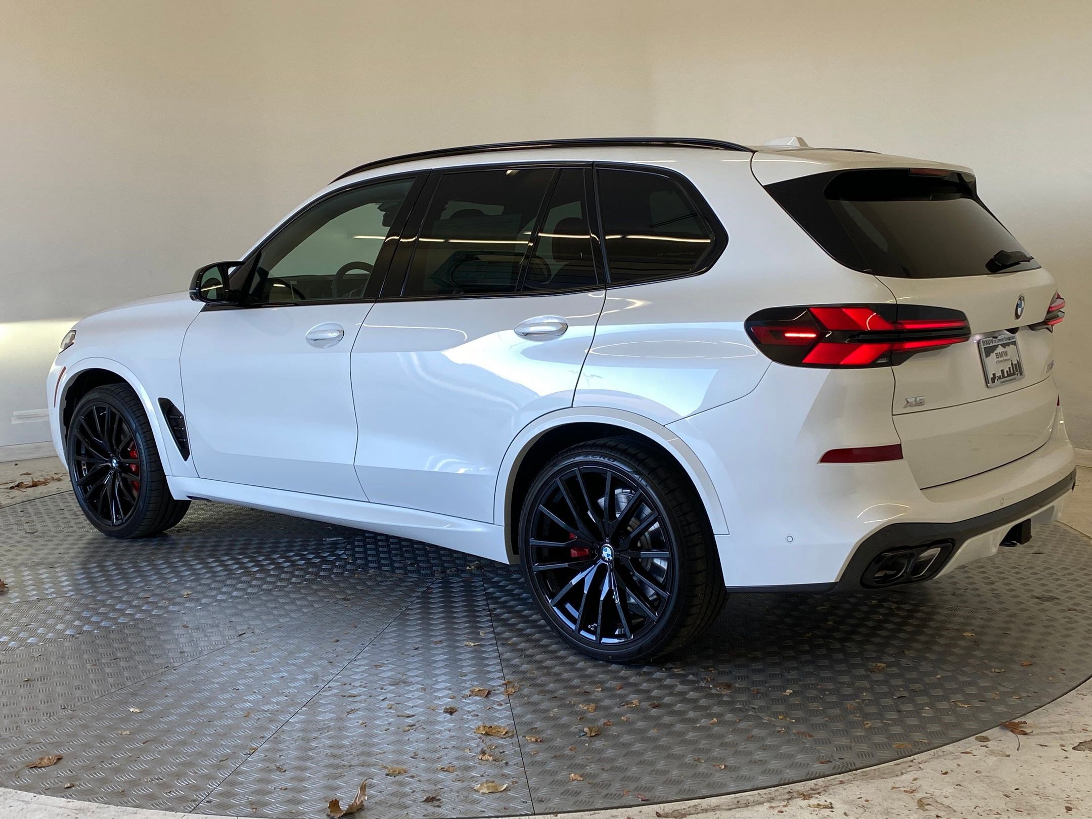 New 2026 BMW X5 M60i image 3