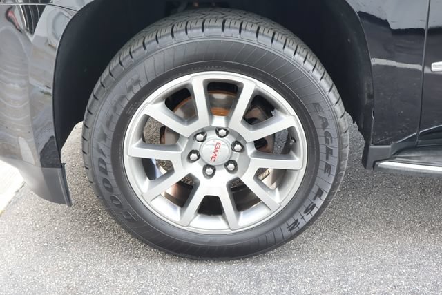 Used 2015 GMC Yukon Denali w/ Open Road Package AWD/4WD image 11