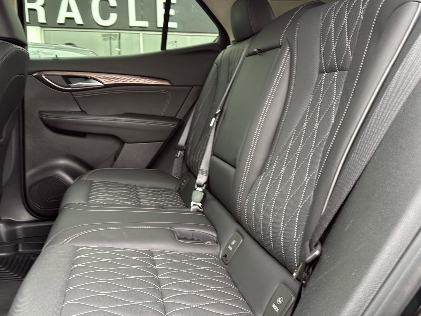 Used 2023 Buick Envision Avenir image 9