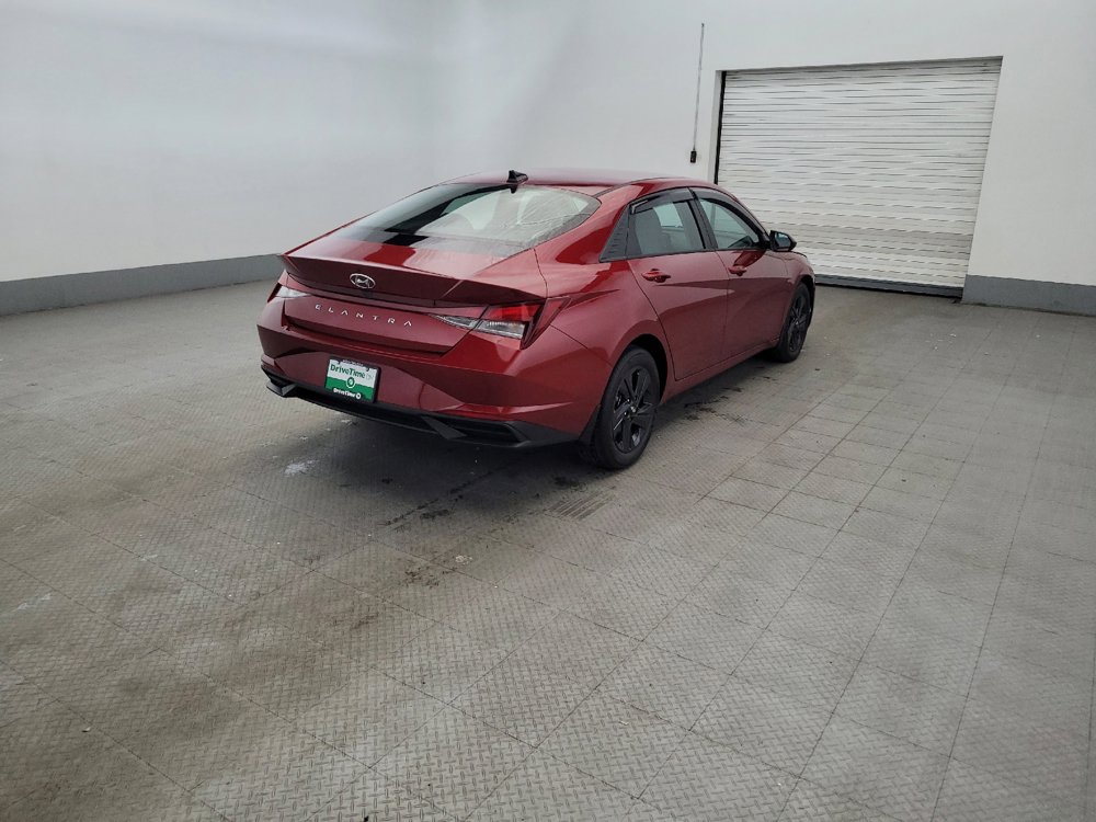 Used 2023 Hyundai Elantra SEL FWD image 9
