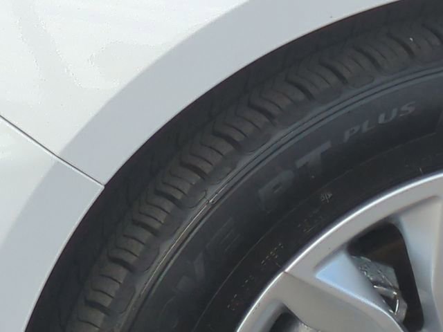 Used 2024 Chevrolet Malibu LT FWD image 18