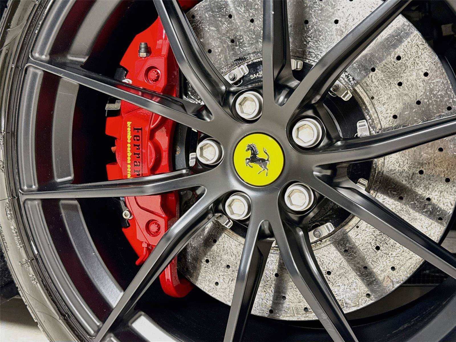 Used 2020 Ferrari 812 Superfast RWD image 39
