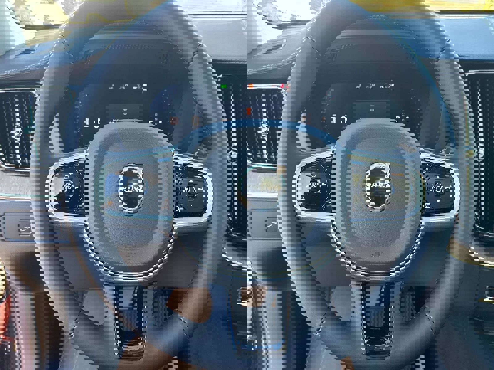 New 2026 Volvo XC60 B5 Ultra w/ Climate Package image 26