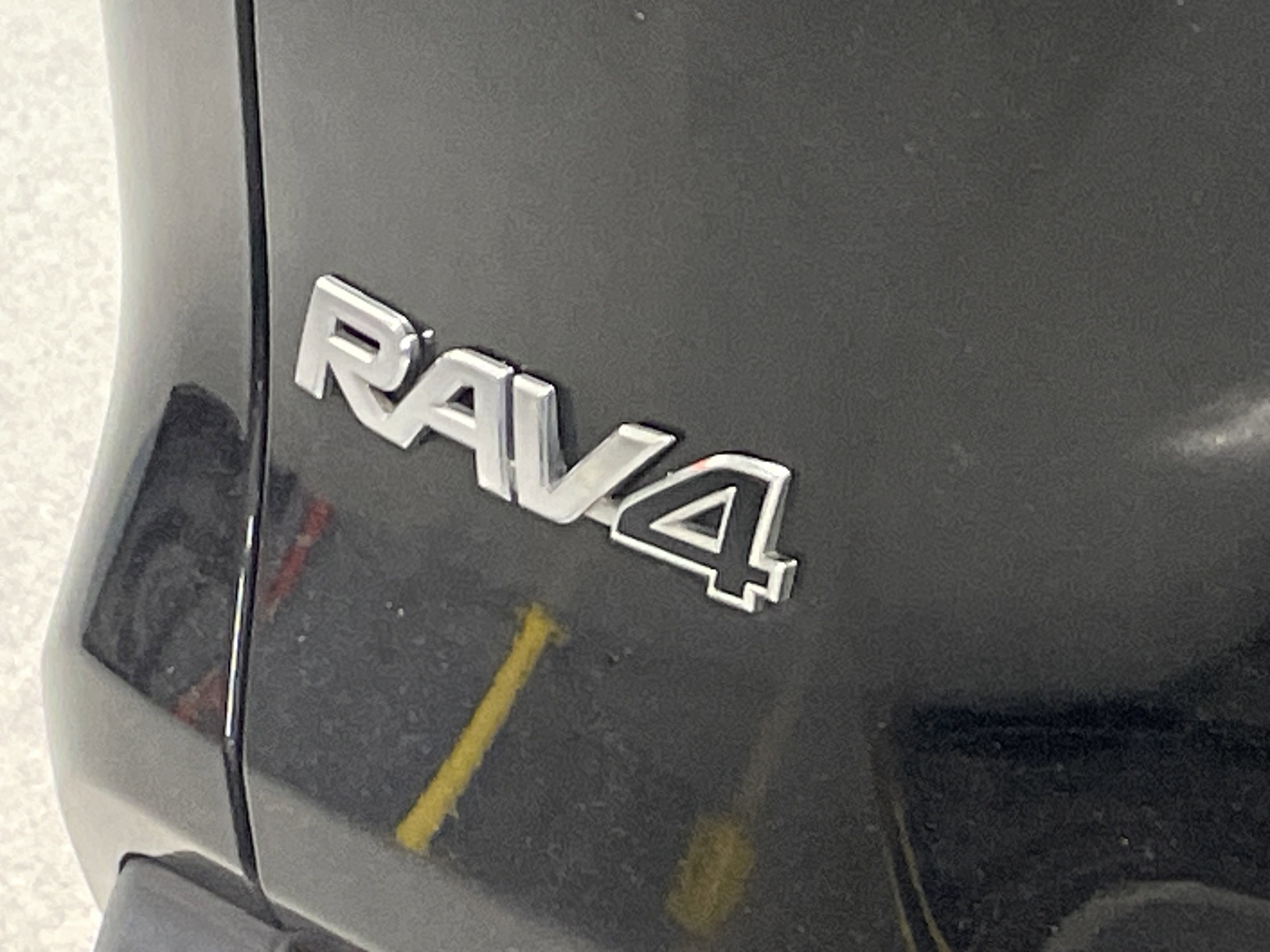 Used 2021 Toyota RAV4 XLE w/ Convenience Package FWD image 37