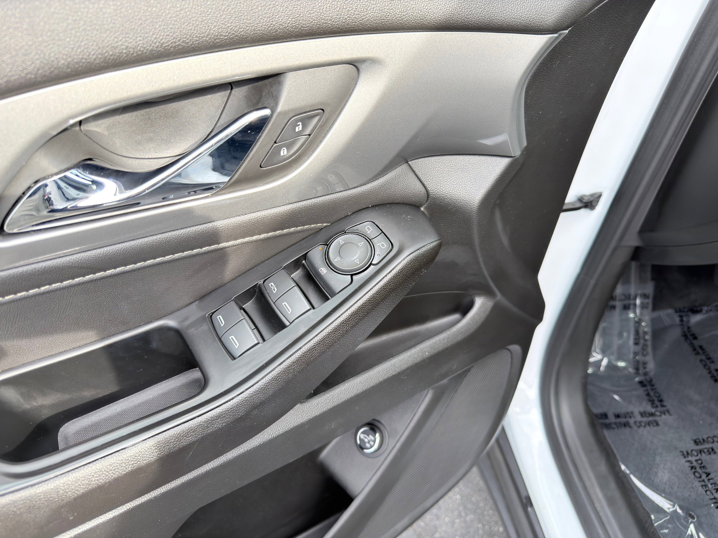 Used 2023 Chevrolet Traverse LT FWD image 22
