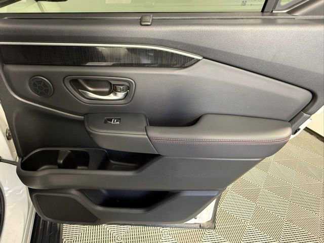 Used 2025 Honda Pilot Black Edition image 39