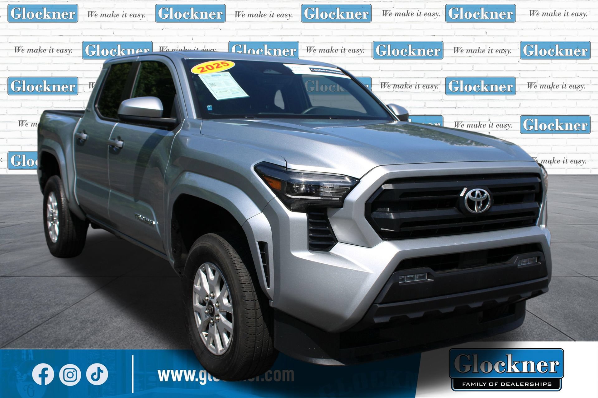 Used 2025 Toyota Tacoma SR5 AWD/4WD image 3