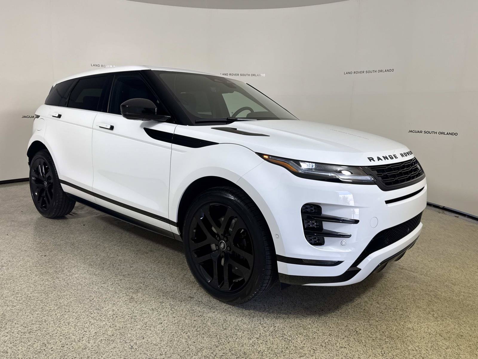 New 2026 Land Rover Range Rover Evoque Hoxton AWD/4WD image 7