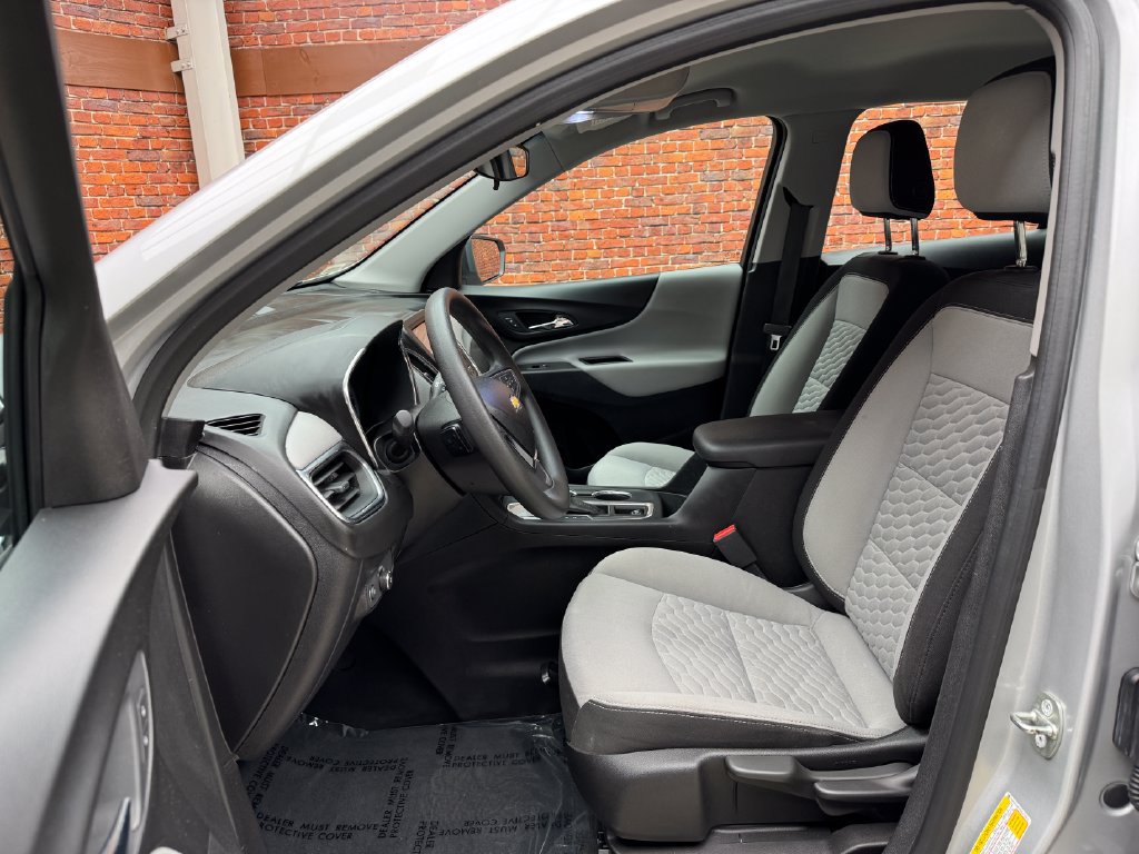 Used 2018 Chevrolet Equinox LS FWD image 22