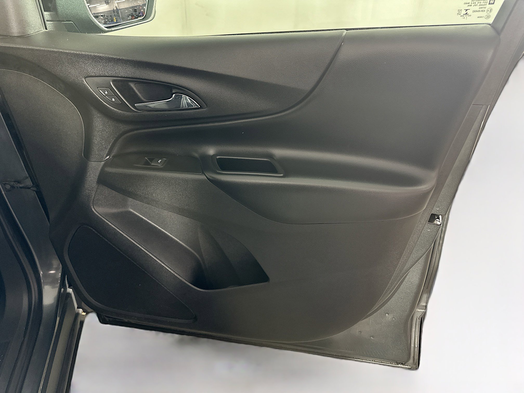 Used 2020 Chevrolet Equinox LT FWD image 32