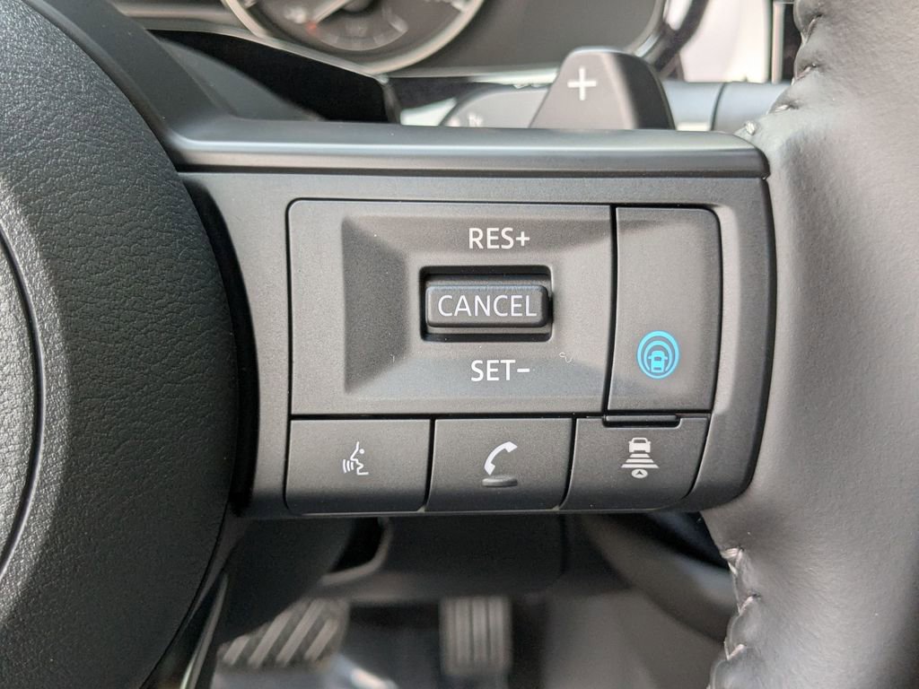 New 2025 Nissan Pathfinder SV image 17