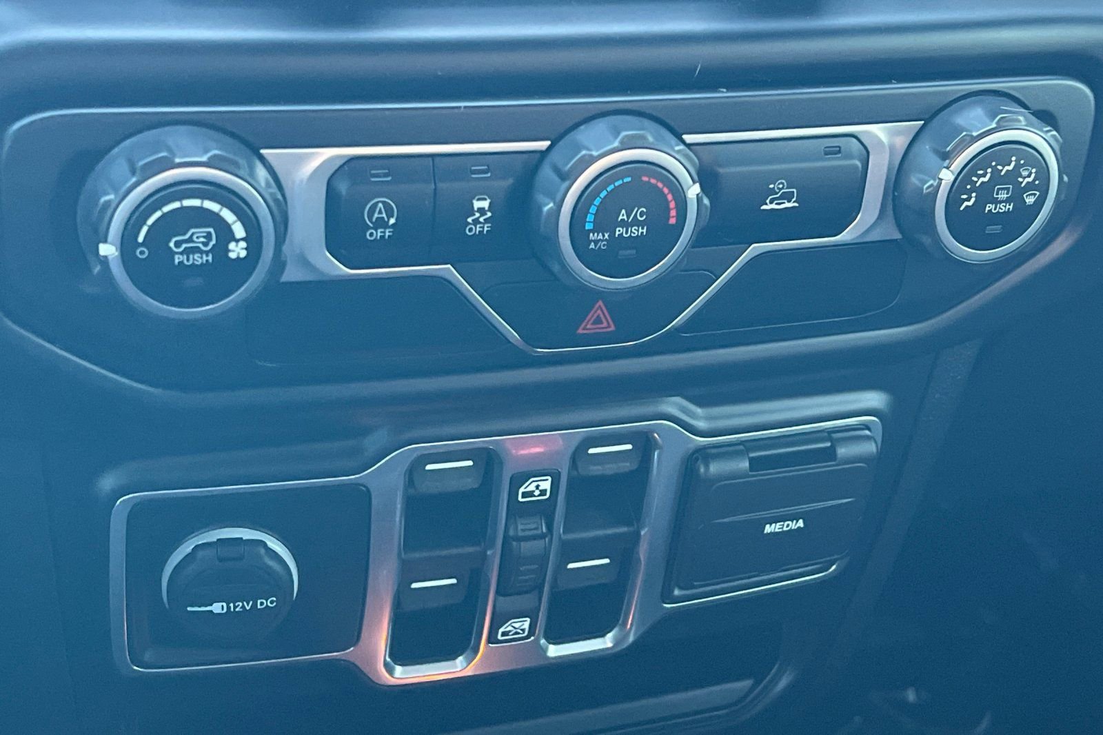 Used 2020 Jeep Gladiator Sport w/ Quick Order Package 24S image 17