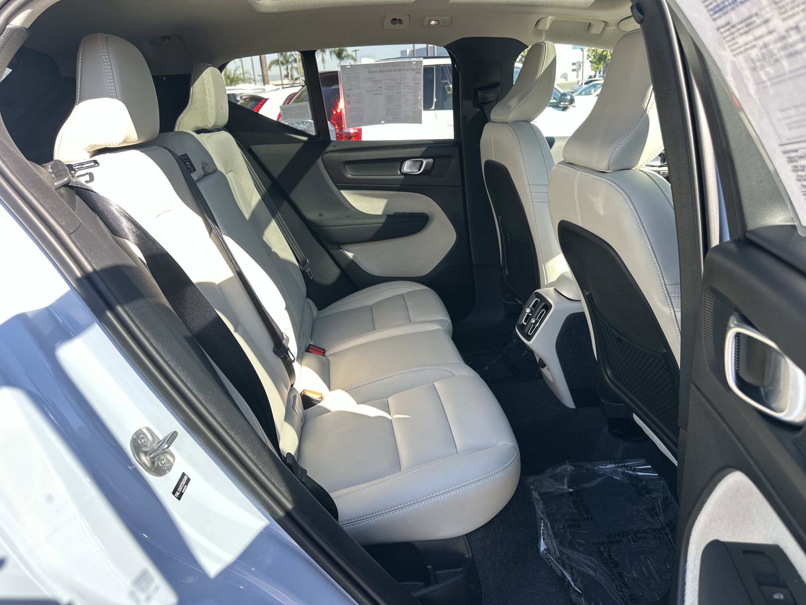 Certified 2026 Volvo XC40 B5 Plus w/ Protection Package Premier image 24