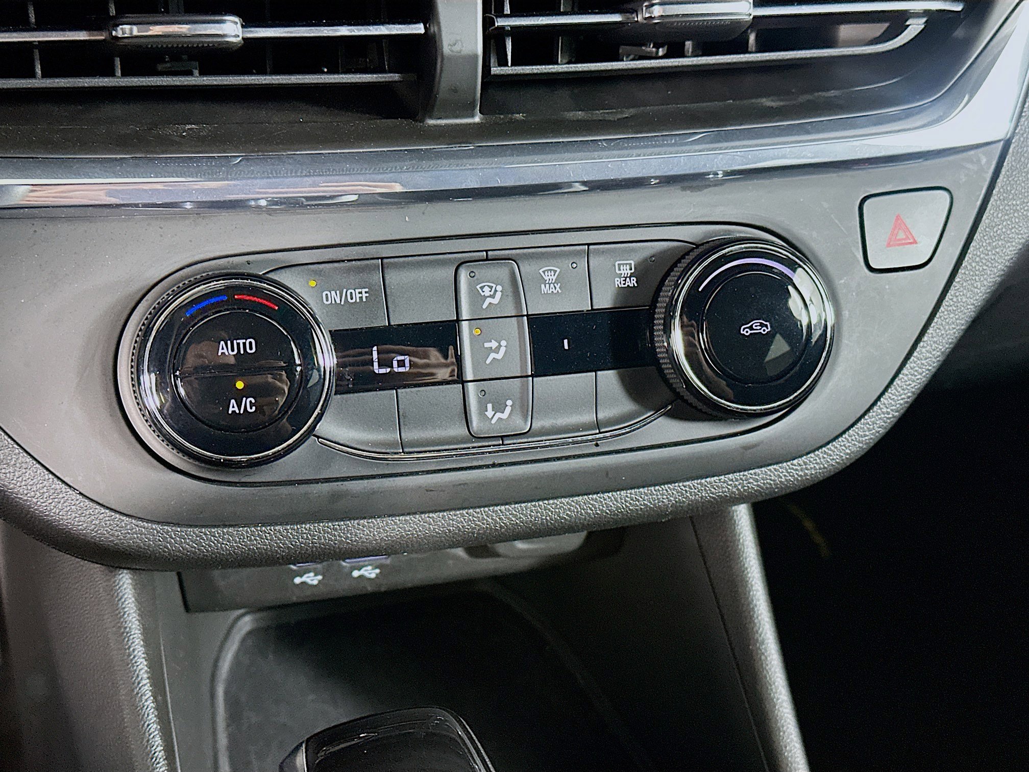Used 2025 Buick Envista Preferred FWD image 24