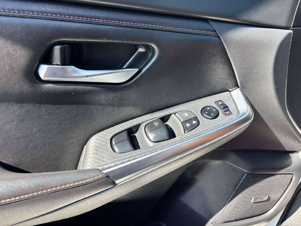 Used 2023 Nissan Sentra SR w/ SR Premium Package FWD image 15