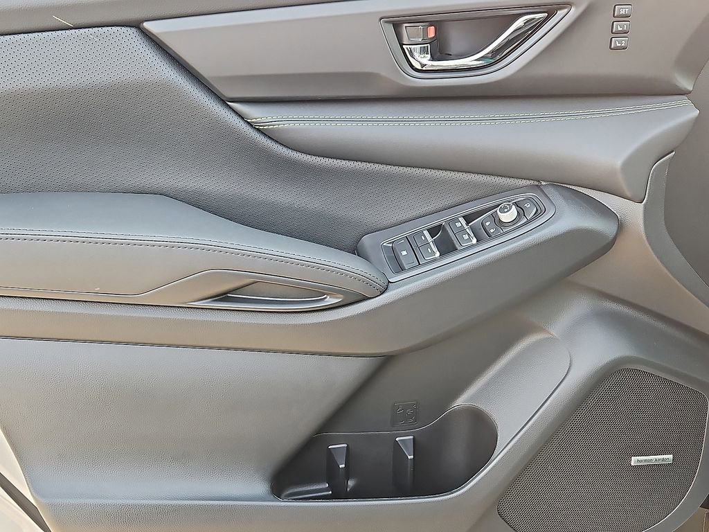 Certified 2025 Subaru Ascent Bronze Edition w/ Onyx Package image 8