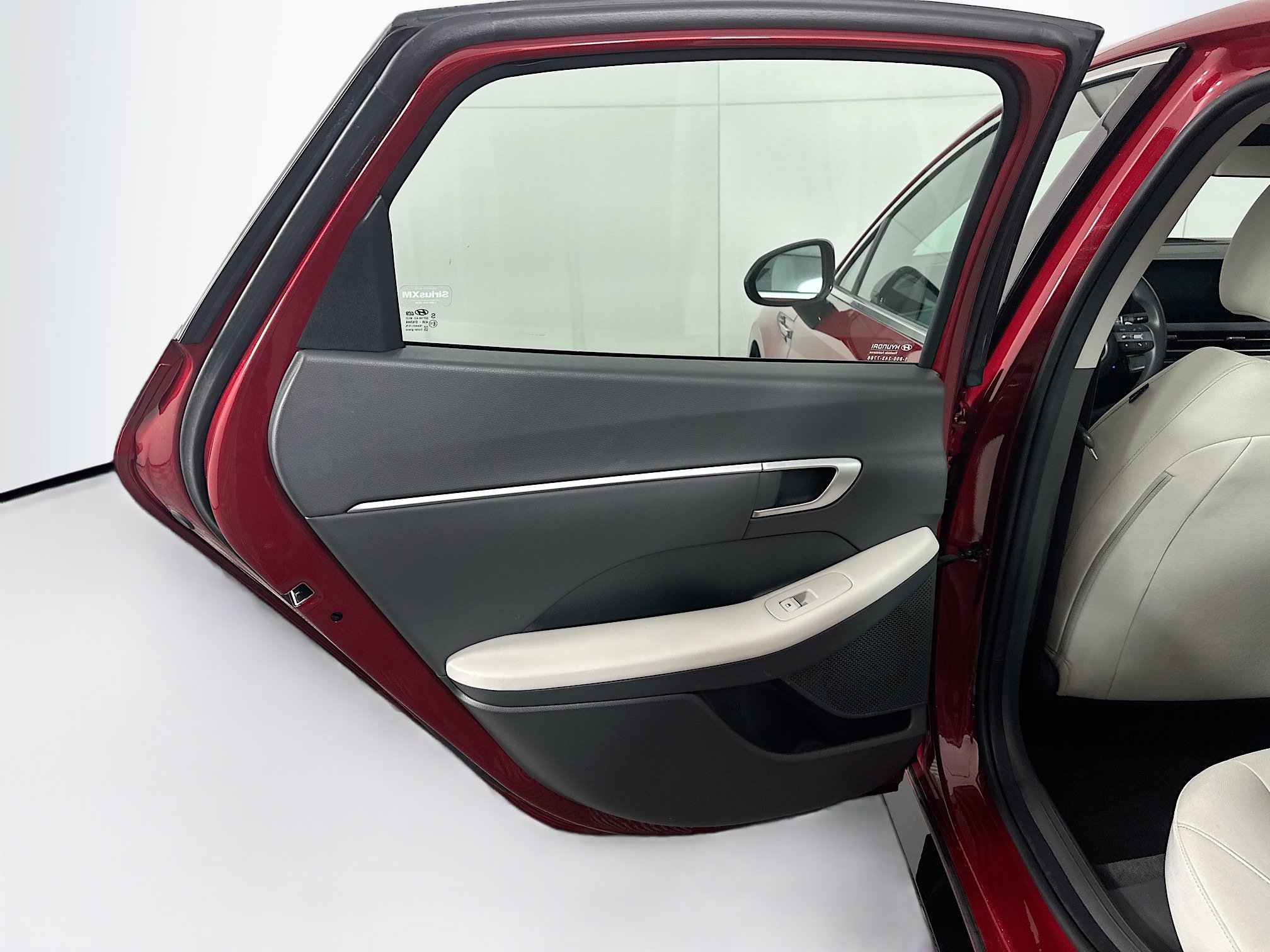 Used 2025 Hyundai Sonata SEL FWD image 25