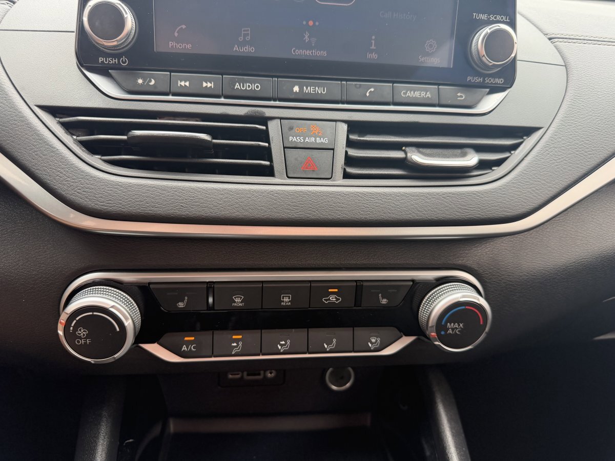 Used 2021 Nissan Altima 2.5 SV w/ SV Premium Package FWD image 27
