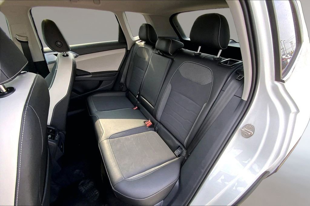 Used 2025 Volkswagen Taos SE FWD image 25