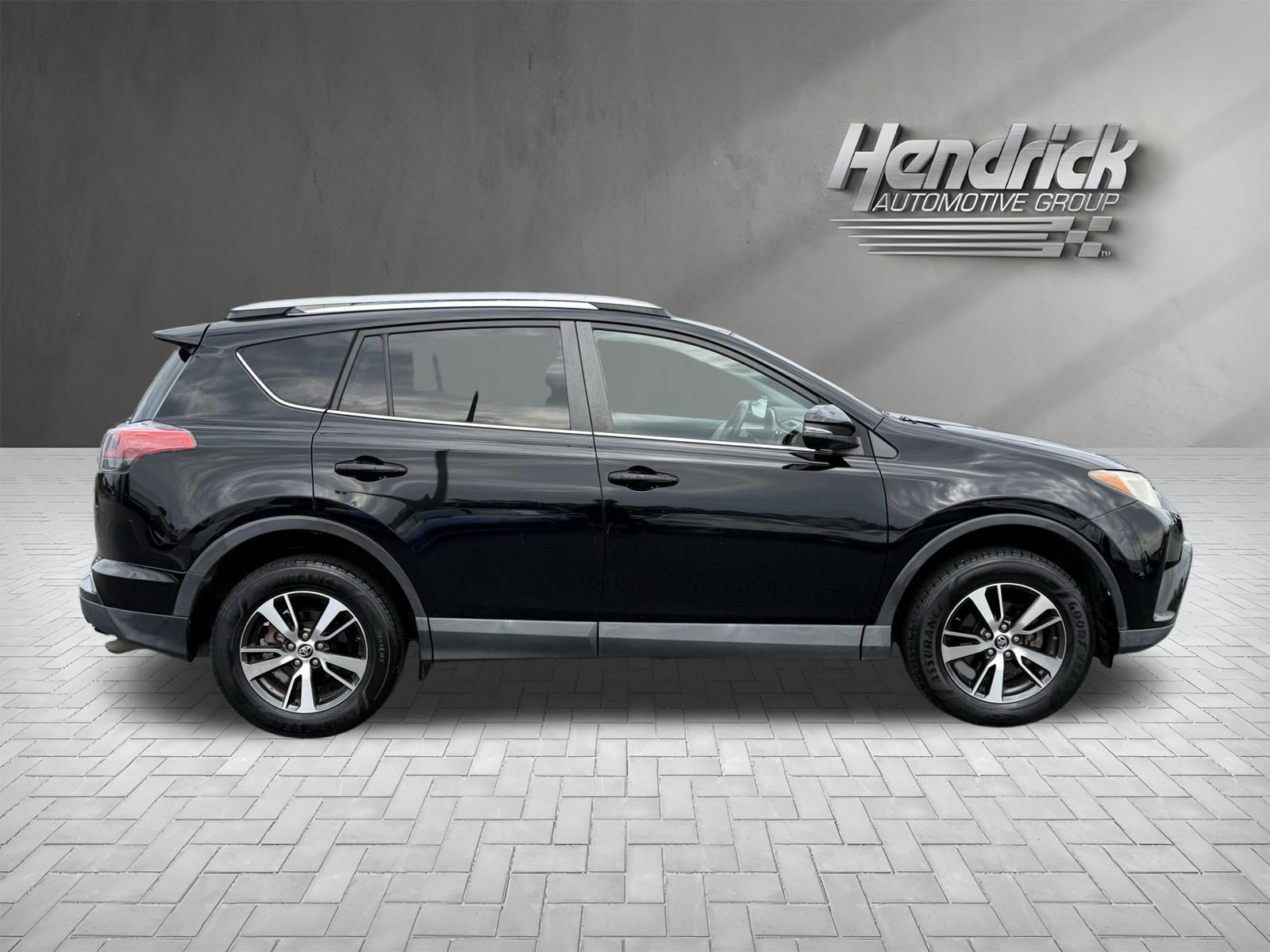 Used 2016 Toyota RAV4 XLE FWD image 10