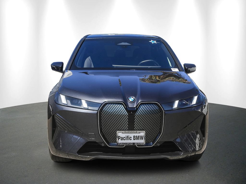 Used 2026 BMW iX xDrive45 w/ Premium Package AWD/4WD image 2