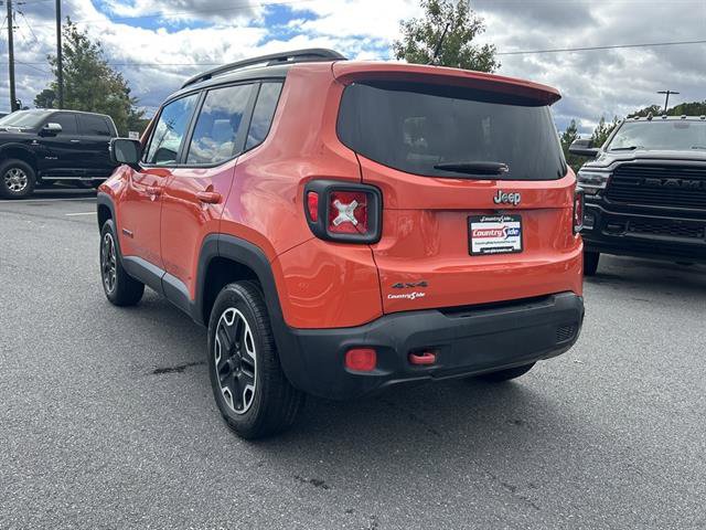 Used 2016 Jeep Renegade Trailhawk w/ Premium Trailhawk Package image 6