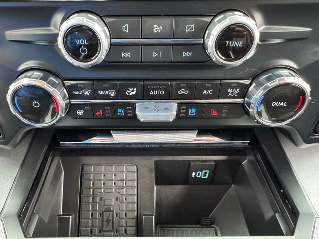 Used 2023 Ford F250 Lariat w/ Lariat Ultimate Package AWD/4WD image 30