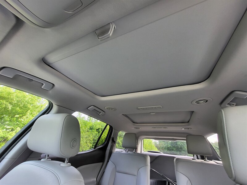 Used 2018 GMC Acadia SLT w/ LPO, Floor Liner Package FWD image 18