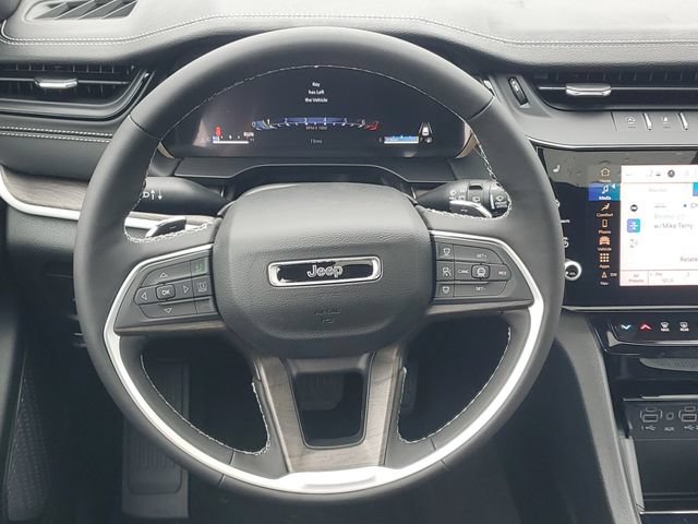 New 2026 Jeep Grand Cherokee L Limited w/ Limited Altitude Package AWD/4WD image 15