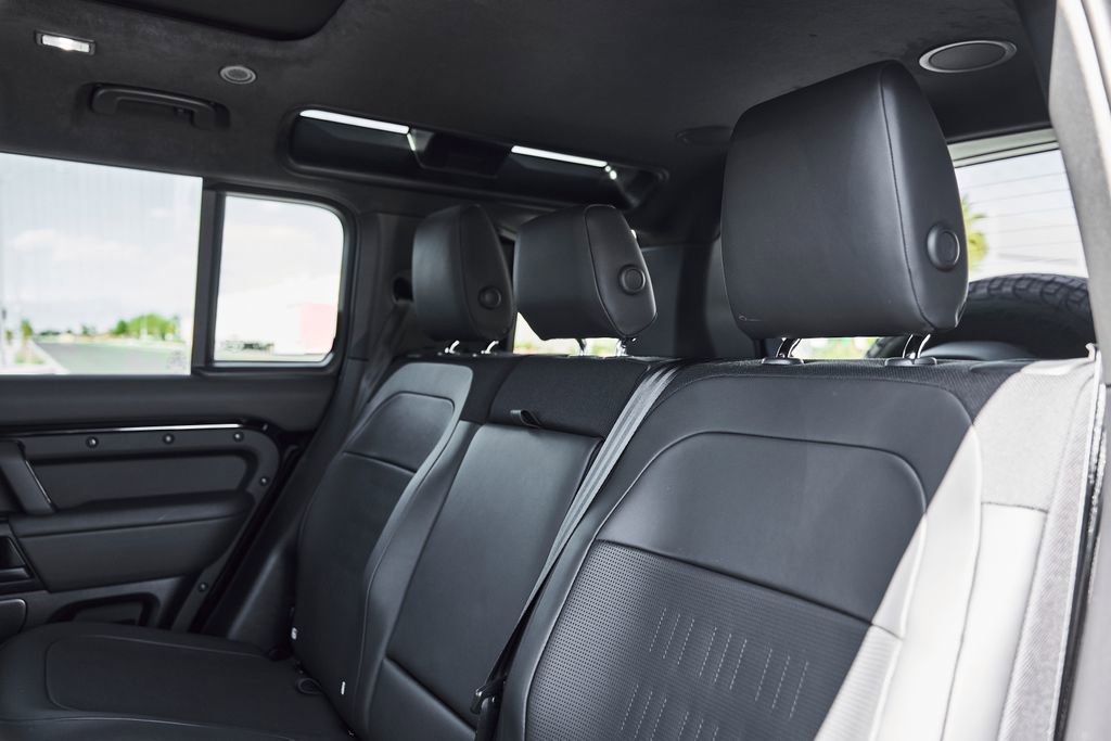 Used 2026 Land Rover Defender 110 AWD/4WD image 38