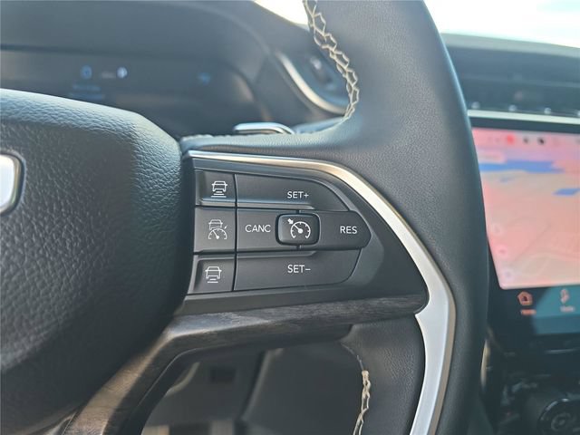 Used 2025 Jeep Grand Cherokee Limited w/ Black Appearance Package RWD image 21