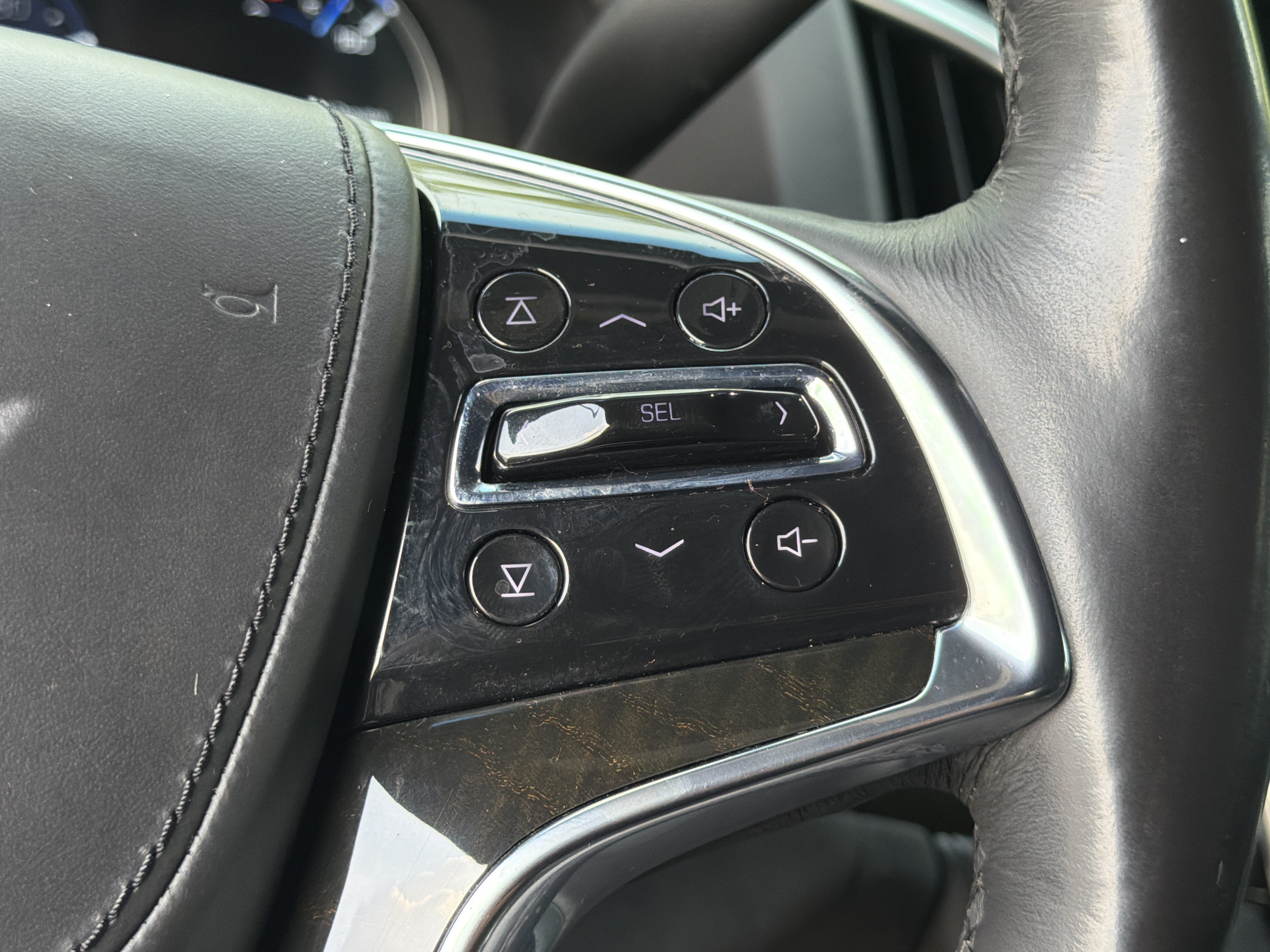 Used 2019 Cadillac Escalade Platinum AWD/4WD image 33