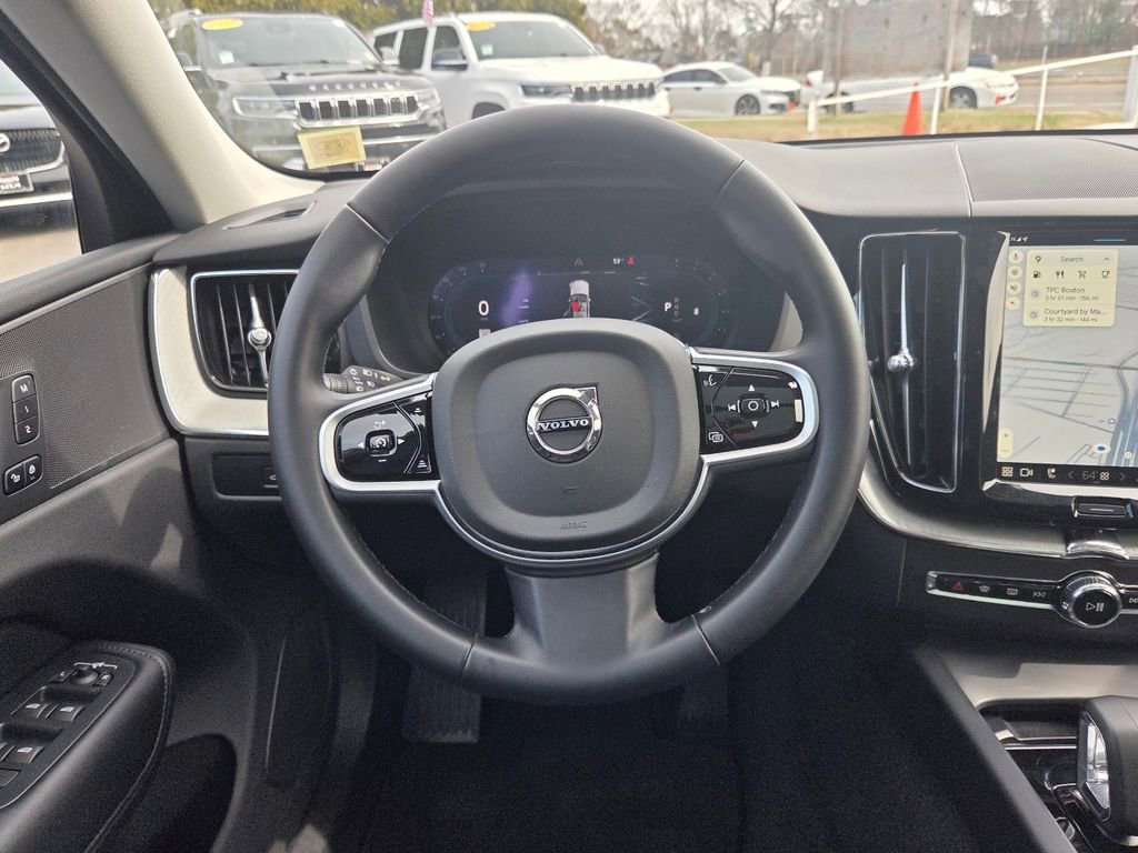 Used 2025 Volvo XC60 B5 Plus image 14