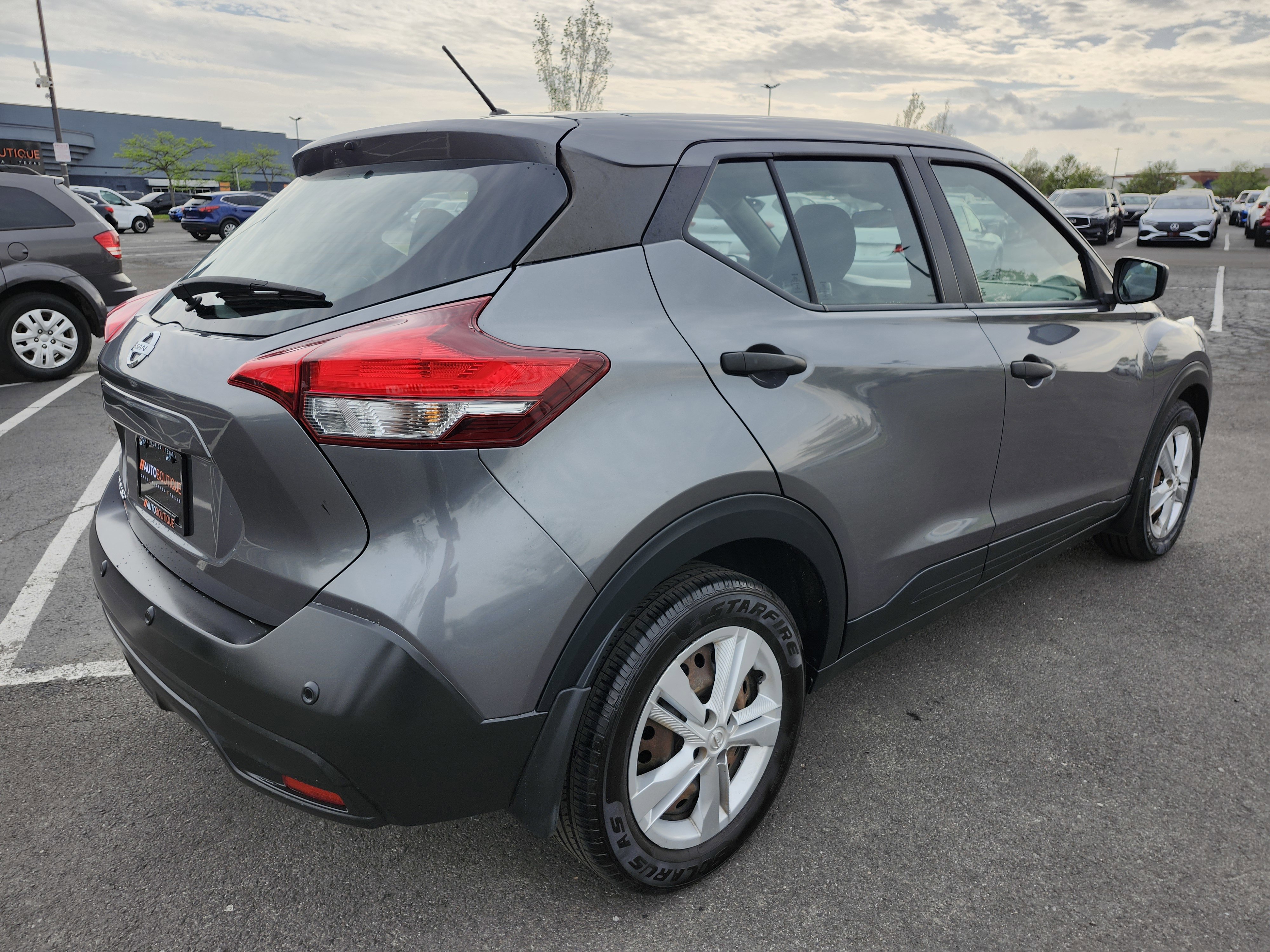 Used 2020 Nissan Kicks S FWD image 15