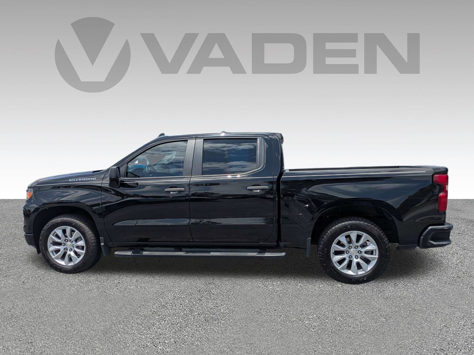 Used 2023 Chevrolet Silverado 1500 Custom RWD image 26