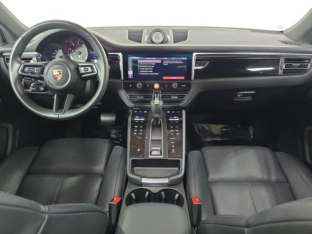 Certified 2025 Porsche Macan image 13