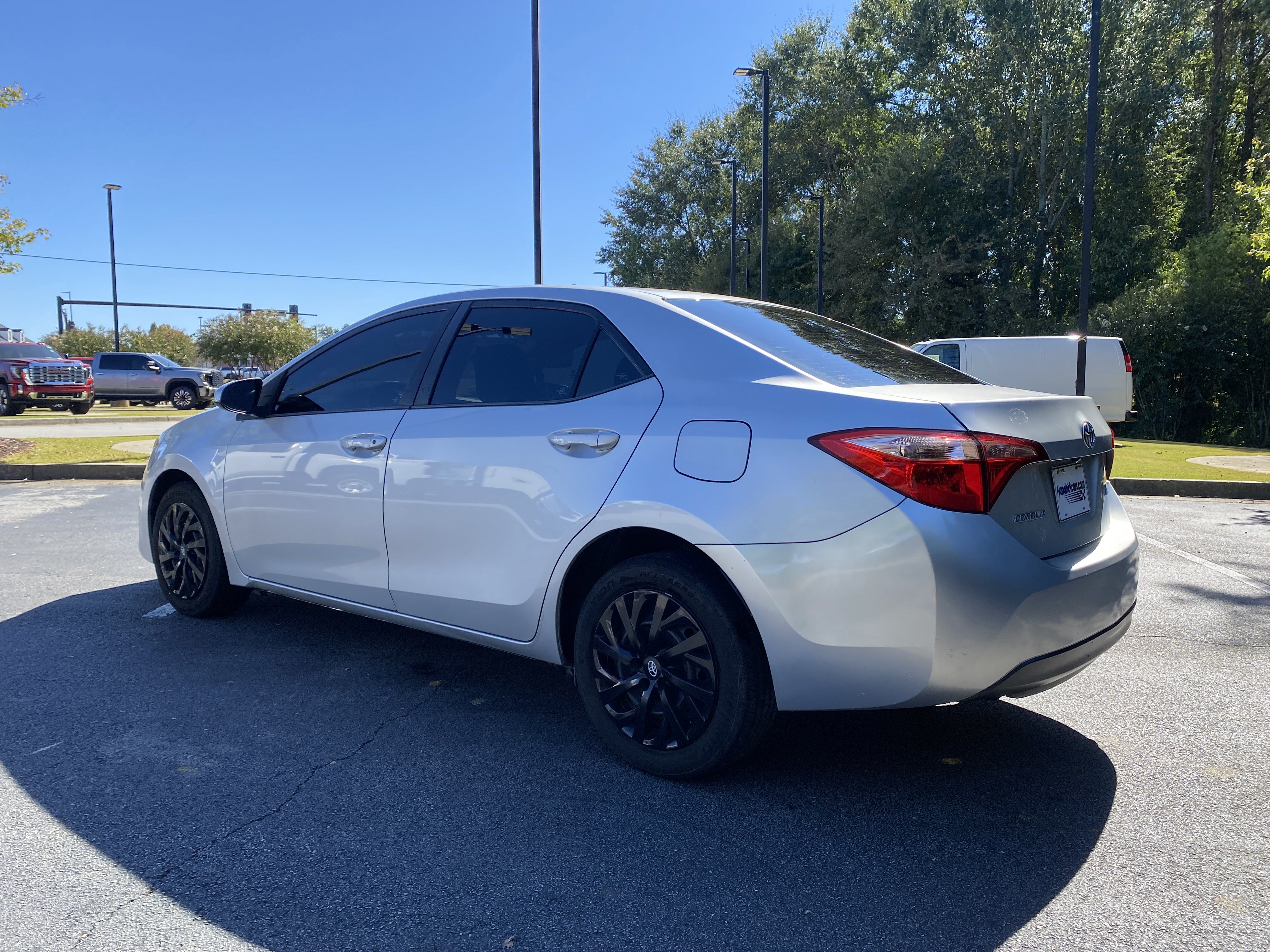 Used 2018 Toyota Corolla LE FWD image 7