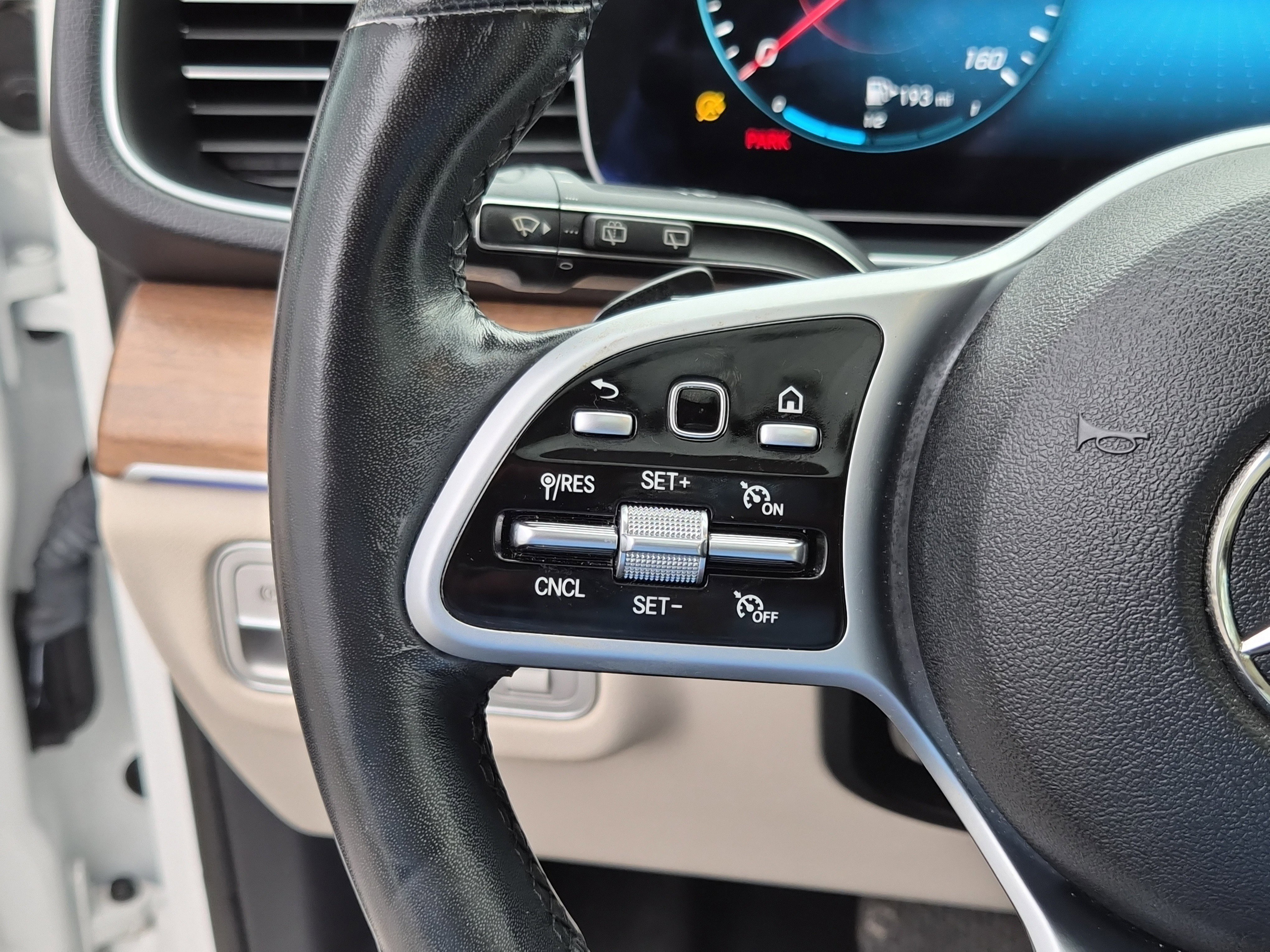 Used 2022 Mercedes-Benz GLE 350 w/ Premium Package image 24