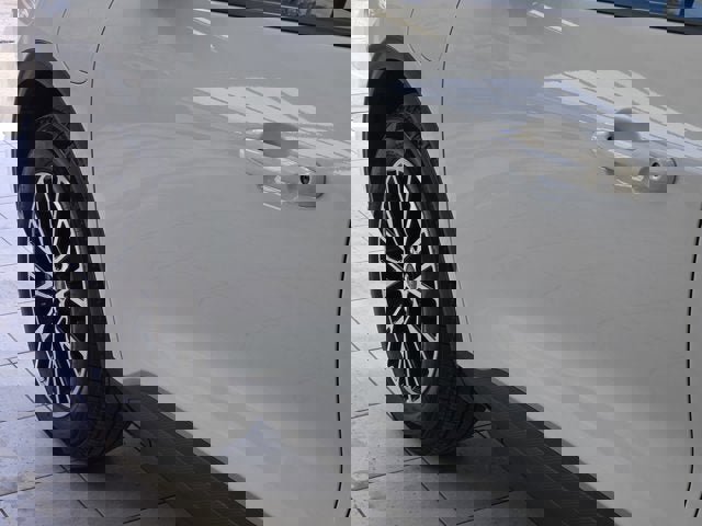 Used 2023 Ford Escape SE image 15