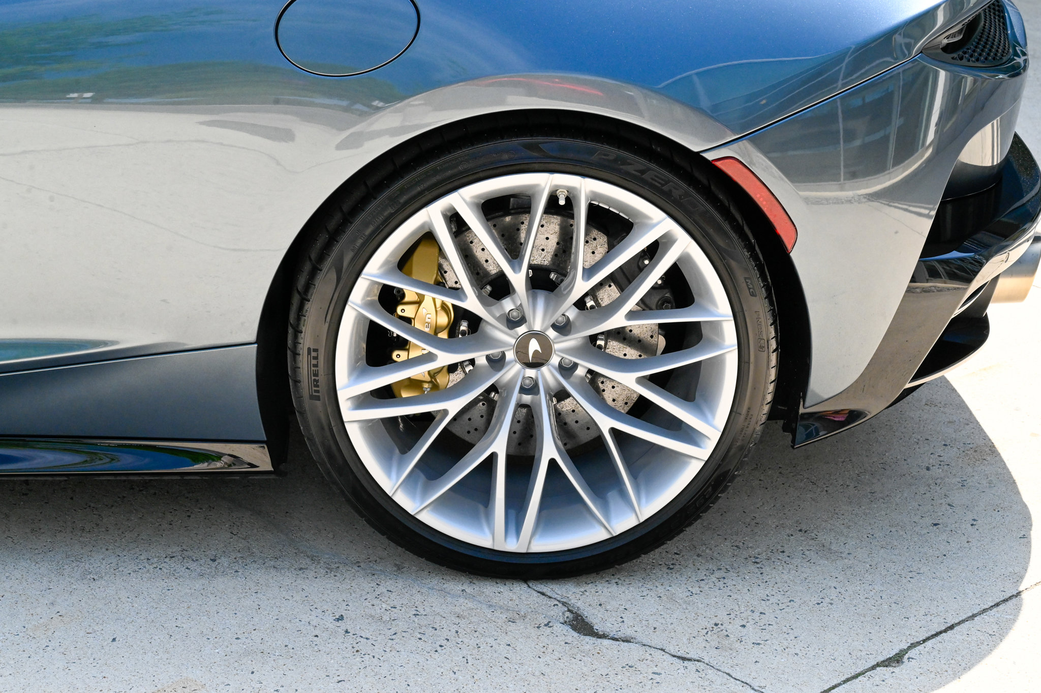 Used 2023 McLaren GT RWD image 10