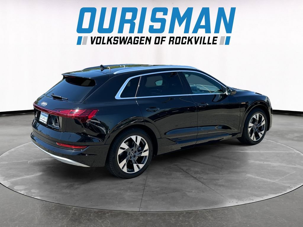 Used 2022 Audi e-tron Premium Plus w/ Premium Plus Package AWD/4WD image 6