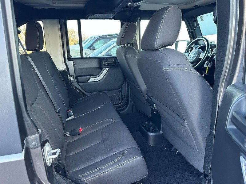 Used 2017 Jeep Wrangler Unlimited Sahara w/ Connectivity Group image 11