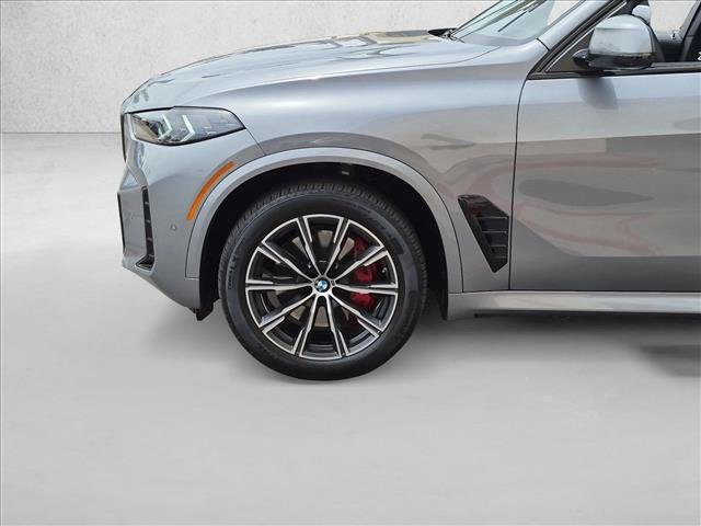 Used 2024 BMW X5 xDrive40i w/ M Sport Package AWD/4WD image 26