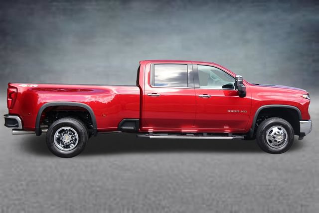 Used 2026 Chevrolet Silverado 3500 LTZ w/ LTZ Convenience Package AWD/4WD image 2