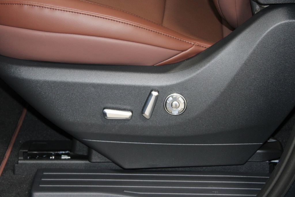 New 2026 Lincoln Navigator L Reserve AWD/4WD image 26