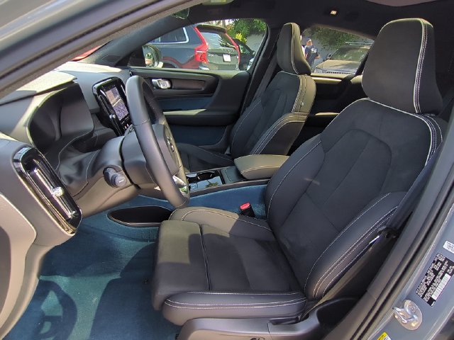 Used 2023 Volvo C40 P8 Recharge Ultimate AWD/4WD image 13