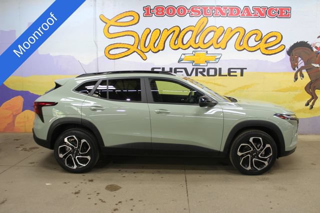 Used 2024 Chevrolet Trax RS w/ Sunroof Package FWD image 1