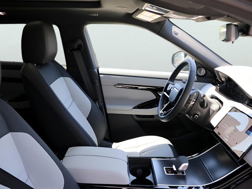 New 2026 Land Rover Range Rover Evoque Dynamic SE image 9