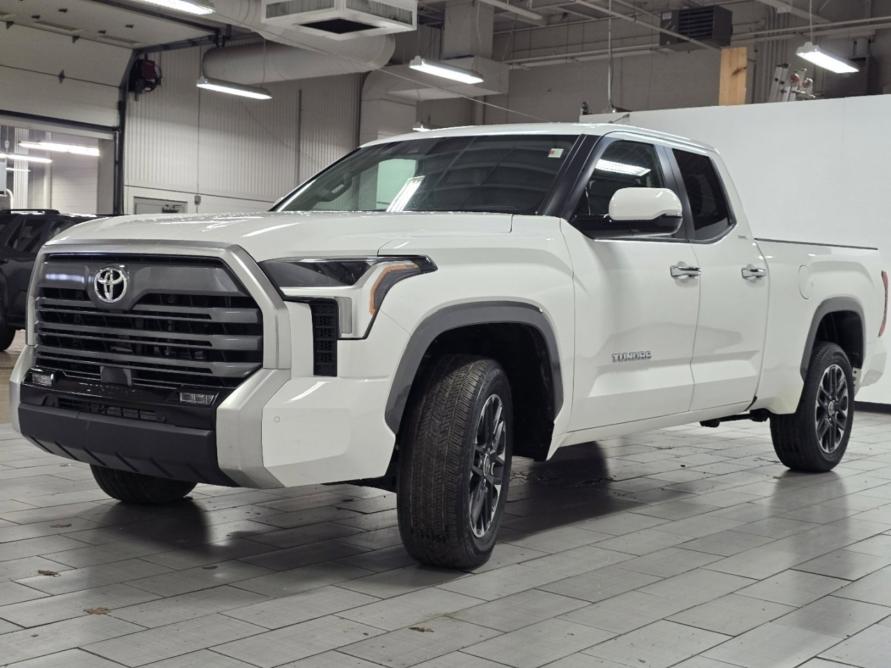 Used 2024 Toyota Tundra Limited image 12