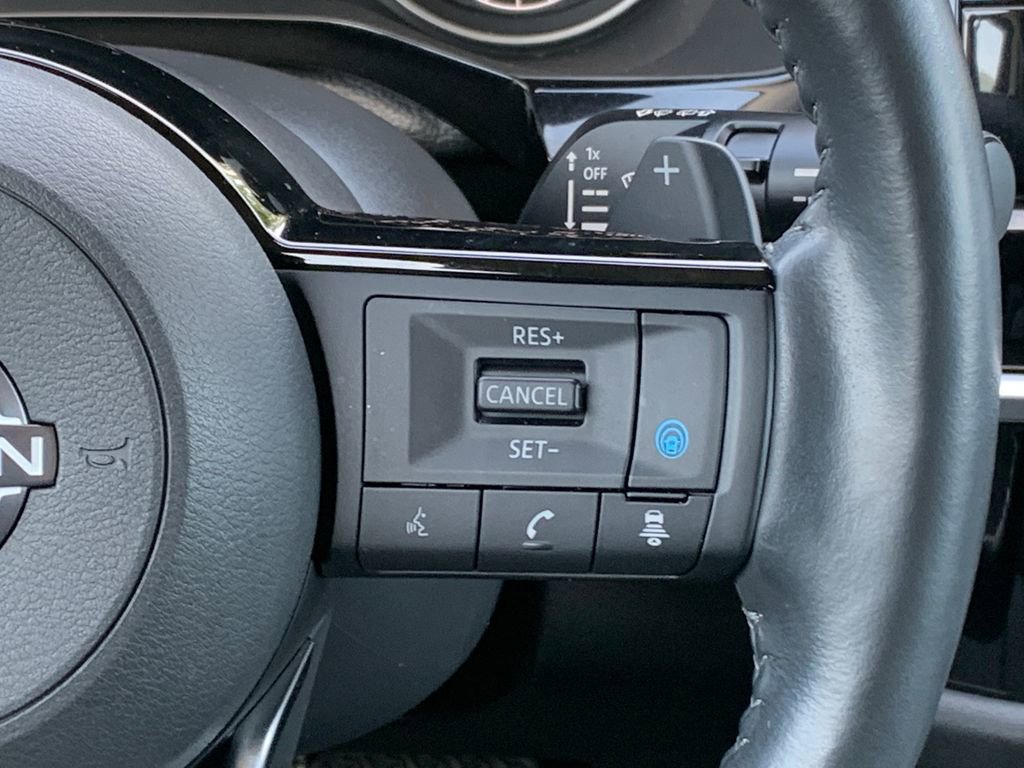 Used 2023 Nissan Pathfinder SL FWD image 15